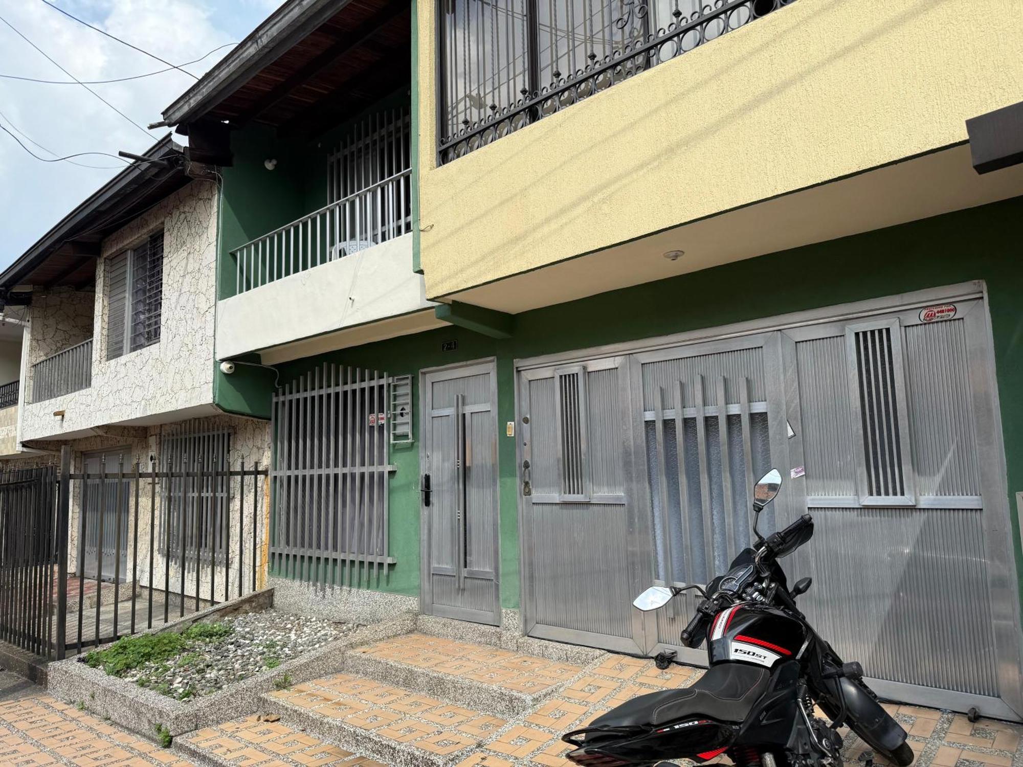 Road Living Home Medellin Exterior photo